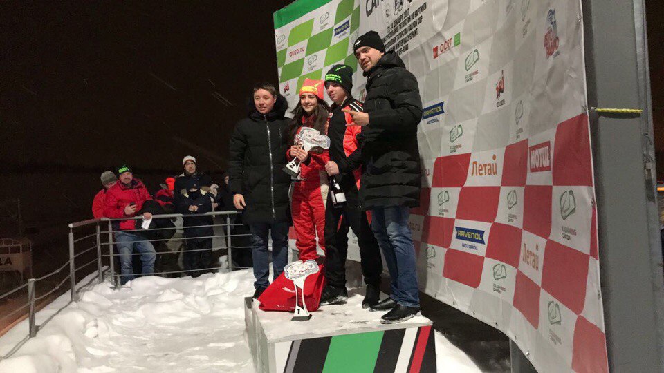 Вирсавия Гольцова стала серебряным призером 2-часовой гонки по льду
